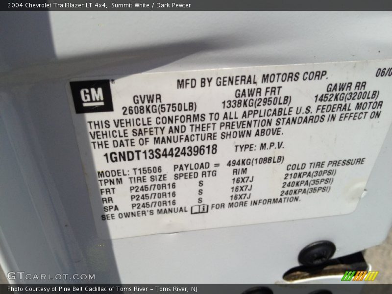 Summit White / Dark Pewter 2004 Chevrolet TrailBlazer LT 4x4