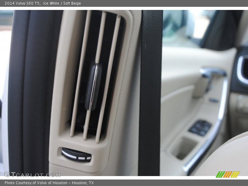 Ice White / Soft Beige 2014 Volvo S60 T5