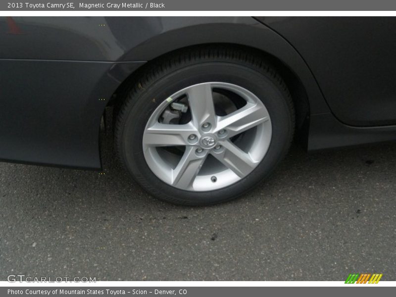 Magnetic Gray Metallic / Black 2013 Toyota Camry SE