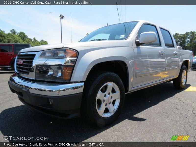 Front 3/4 View of 2011 Canyon SLE Crew Cab