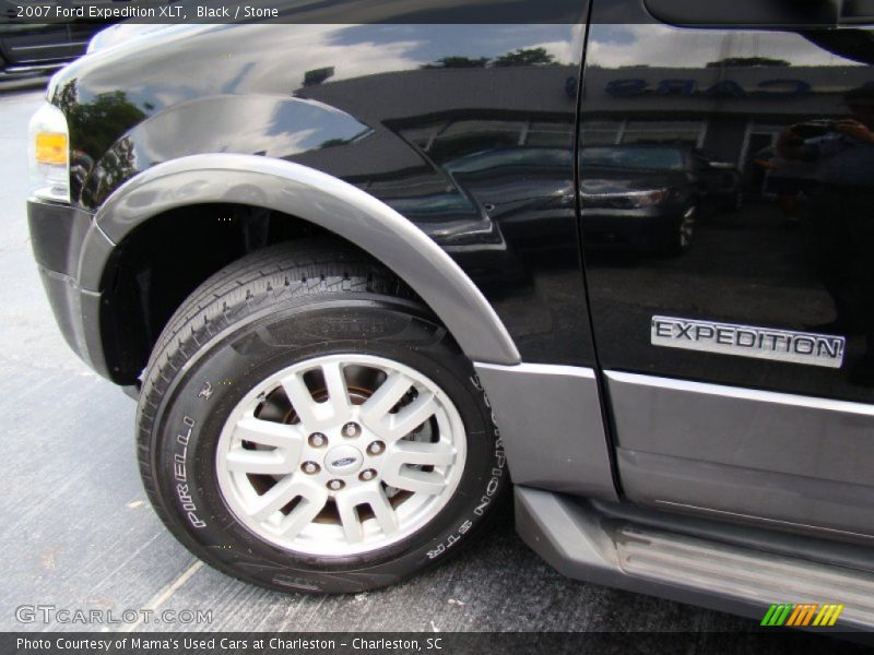 Black / Stone 2007 Ford Expedition XLT