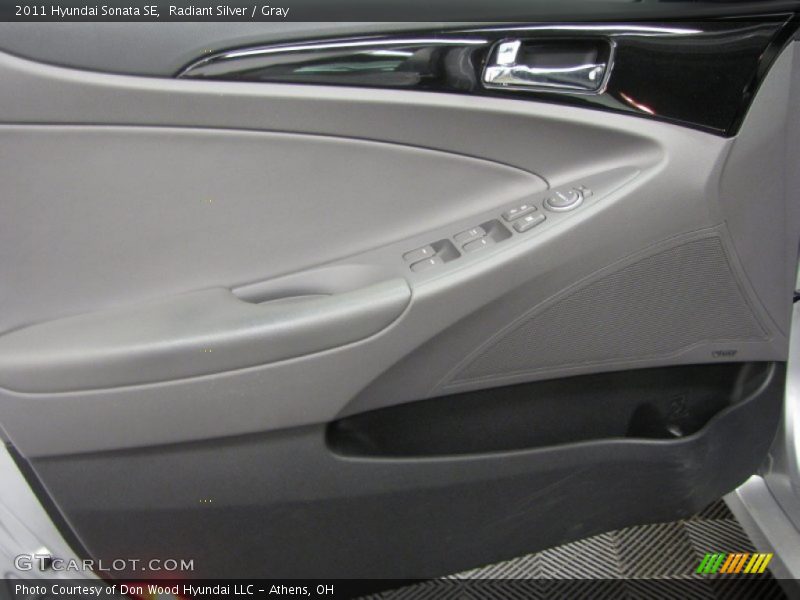 Radiant Silver / Gray 2011 Hyundai Sonata SE
