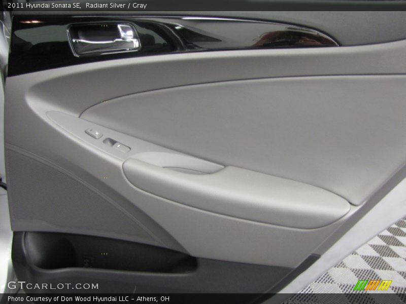 Radiant Silver / Gray 2011 Hyundai Sonata SE
