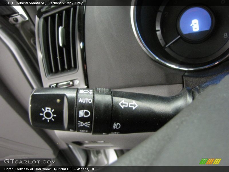 Radiant Silver / Gray 2011 Hyundai Sonata SE