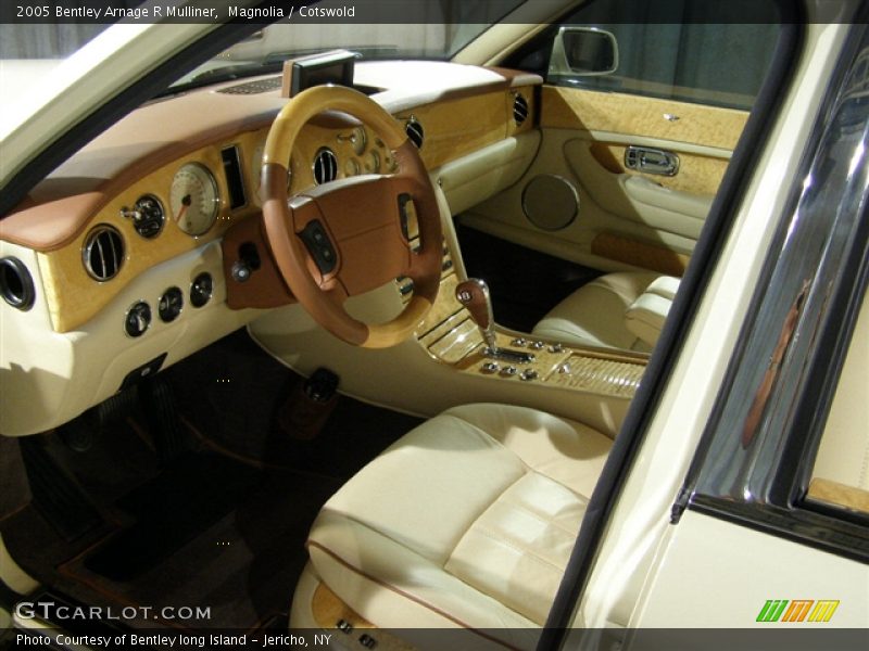 Magnolia / Cotswold 2005 Bentley Arnage R Mulliner