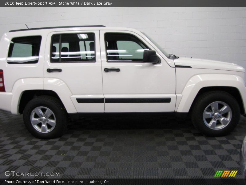 Stone White / Dark Slate Gray 2010 Jeep Liberty Sport 4x4