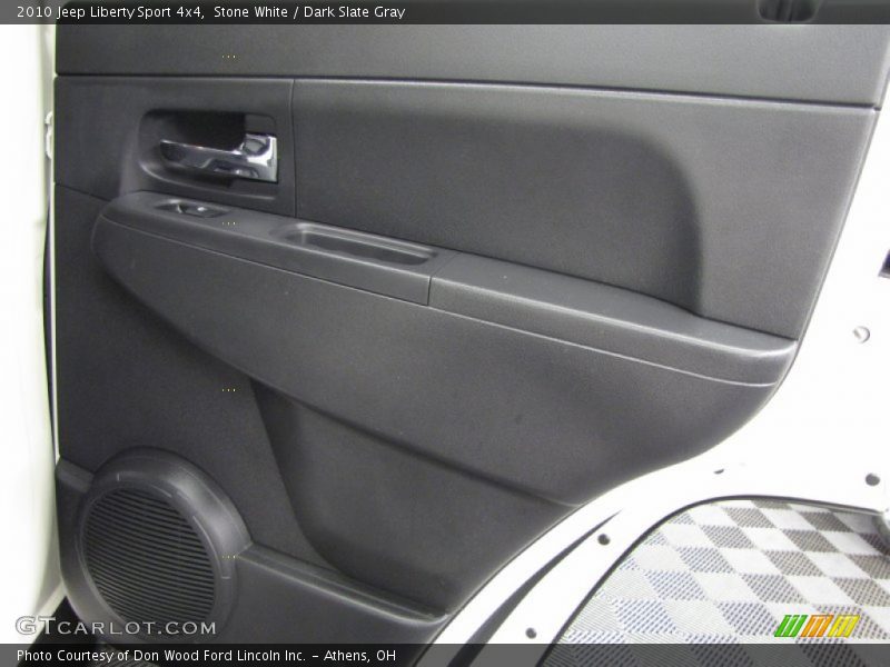 Stone White / Dark Slate Gray 2010 Jeep Liberty Sport 4x4