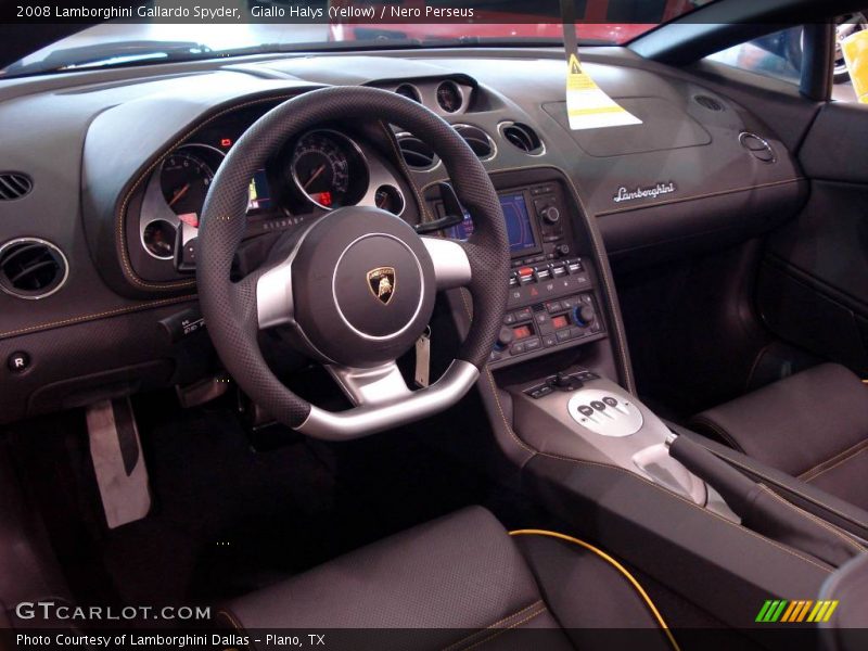 Dashboard of 2008 Gallardo Spyder