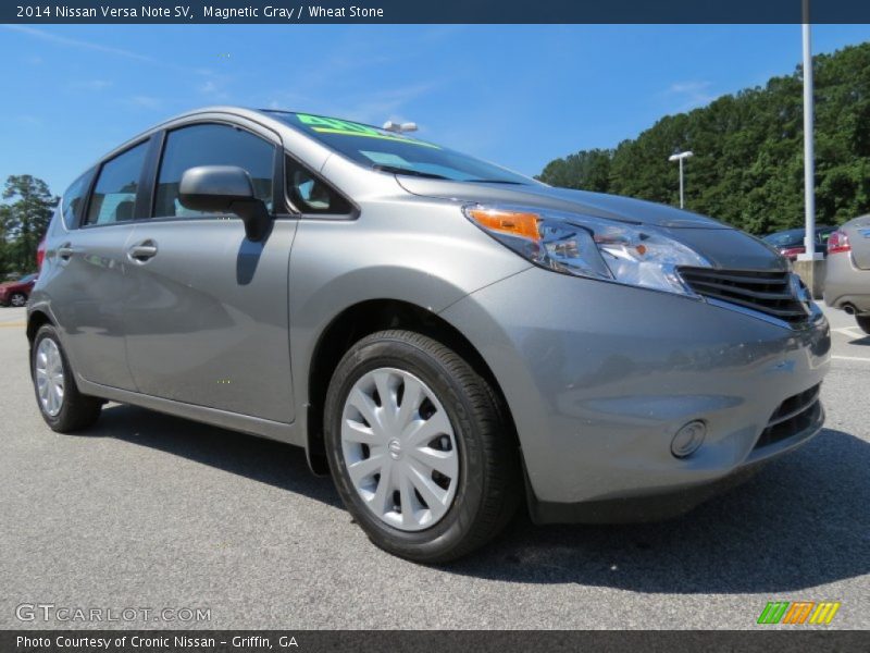 Front 3/4 View of 2014 Versa Note SV