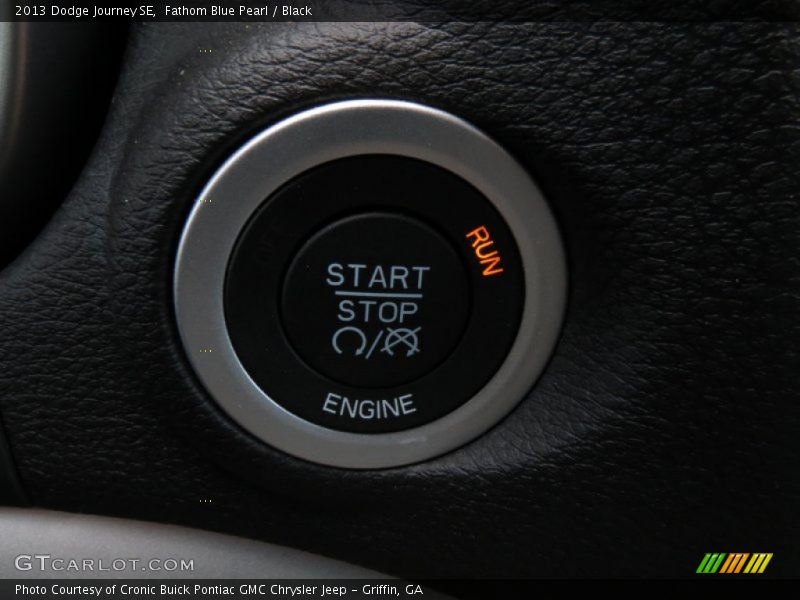 Fathom Blue Pearl / Black 2013 Dodge Journey SE