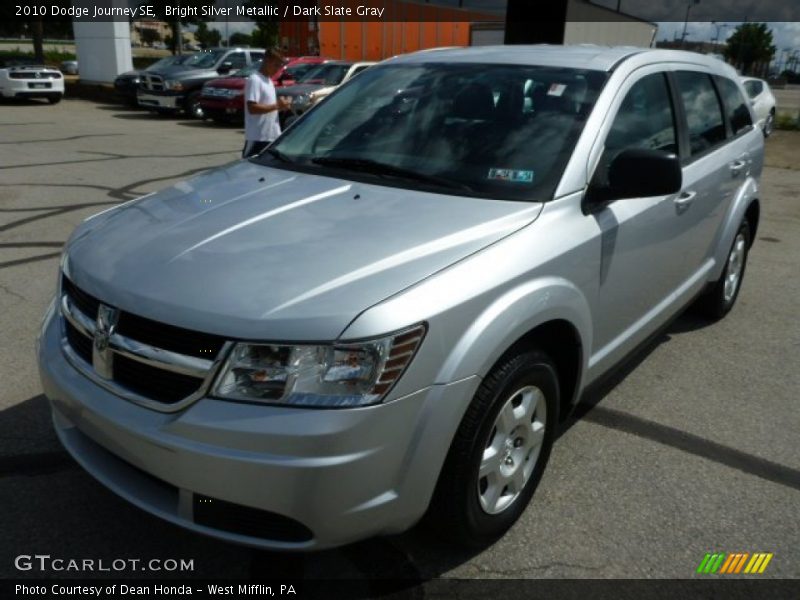 Bright Silver Metallic / Dark Slate Gray 2010 Dodge Journey SE