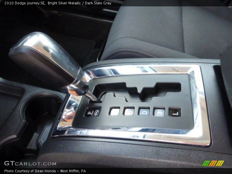 Bright Silver Metallic / Dark Slate Gray 2010 Dodge Journey SE