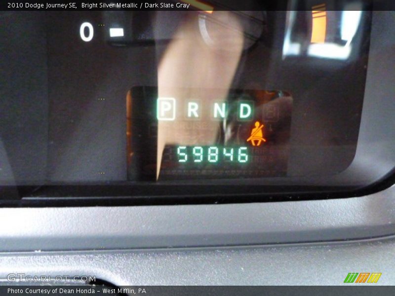 Bright Silver Metallic / Dark Slate Gray 2010 Dodge Journey SE