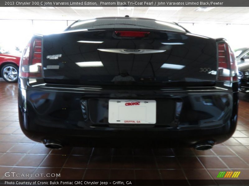 Phantom Black Tri-Coat Pearl / John Varavatos Limited Black/Pewter 2013 Chrysler 300 C John Varvatos Limited Edition