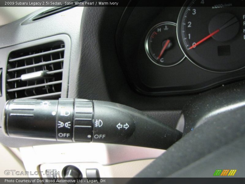 Satin White Pearl / Warm Ivory 2009 Subaru Legacy 2.5i Sedan