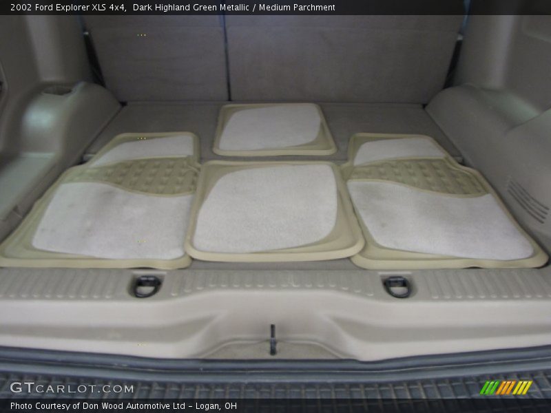 Dark Highland Green Metallic / Medium Parchment 2002 Ford Explorer XLS 4x4