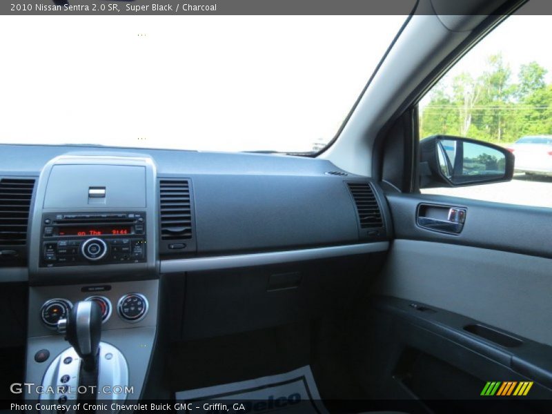 Super Black / Charcoal 2010 Nissan Sentra 2.0 SR