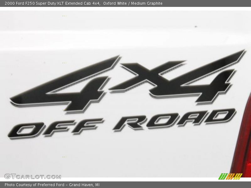 Oxford White / Medium Graphite 2000 Ford F250 Super Duty XLT Extended Cab 4x4