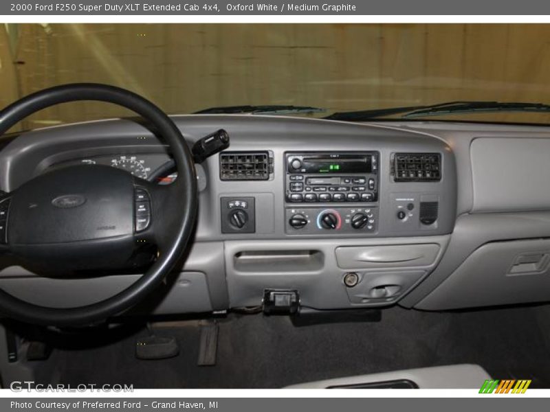 Oxford White / Medium Graphite 2000 Ford F250 Super Duty XLT Extended Cab 4x4