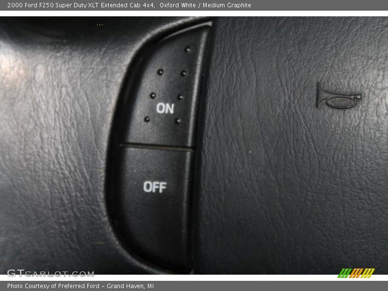 Oxford White / Medium Graphite 2000 Ford F250 Super Duty XLT Extended Cab 4x4
