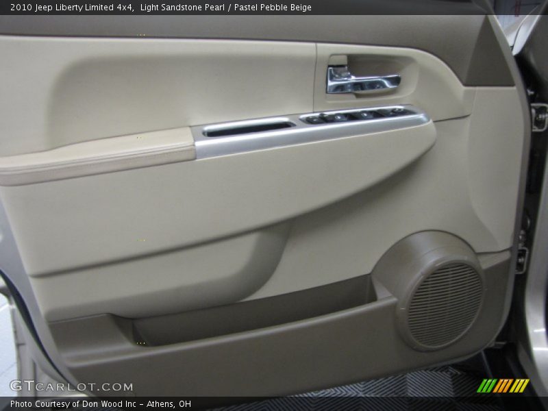 Light Sandstone Pearl / Pastel Pebble Beige 2010 Jeep Liberty Limited 4x4