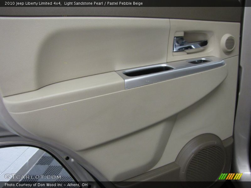 Light Sandstone Pearl / Pastel Pebble Beige 2010 Jeep Liberty Limited 4x4