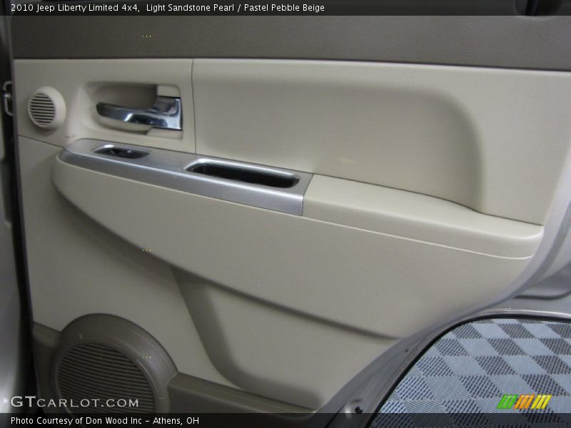 Light Sandstone Pearl / Pastel Pebble Beige 2010 Jeep Liberty Limited 4x4