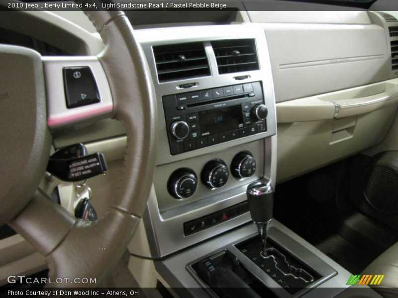 Light Sandstone Pearl / Pastel Pebble Beige 2010 Jeep Liberty Limited 4x4