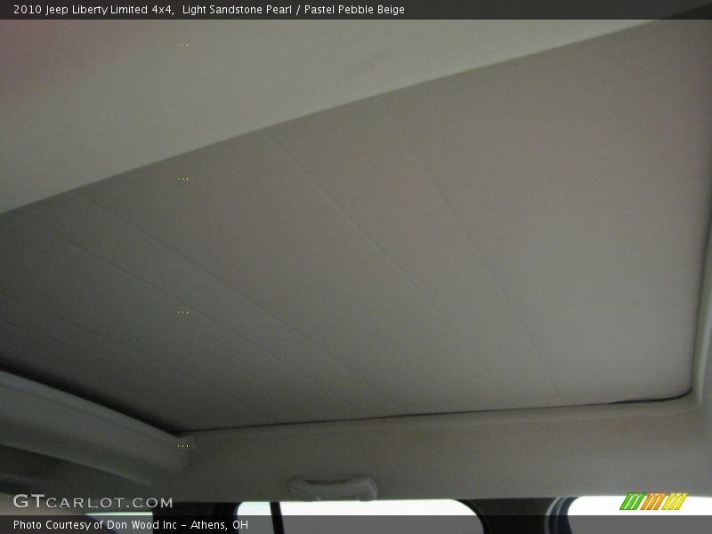 Light Sandstone Pearl / Pastel Pebble Beige 2010 Jeep Liberty Limited 4x4
