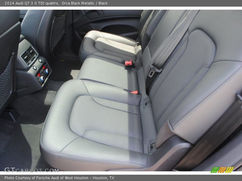 Rear Seat of 2014 Q7 3.0 TDI quattro