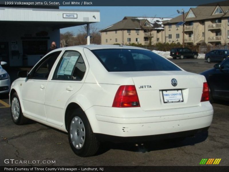 Cool White / Black 1999 Volkswagen Jetta GL Sedan