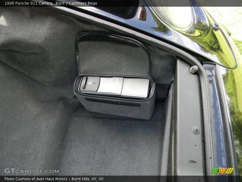 Black / Cashmere Beige 1996 Porsche 911 Carrera