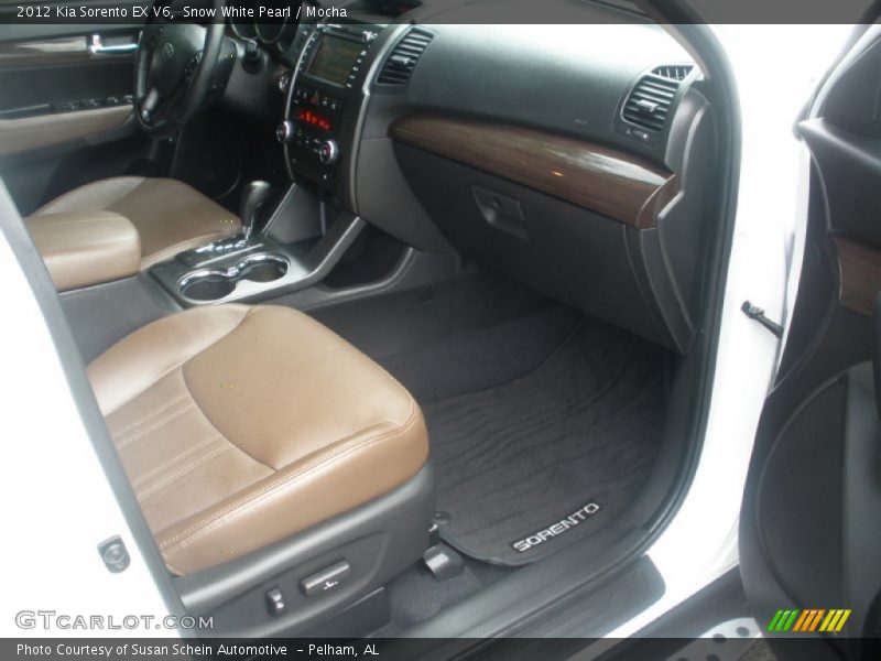 Snow White Pearl / Mocha 2012 Kia Sorento EX V6
