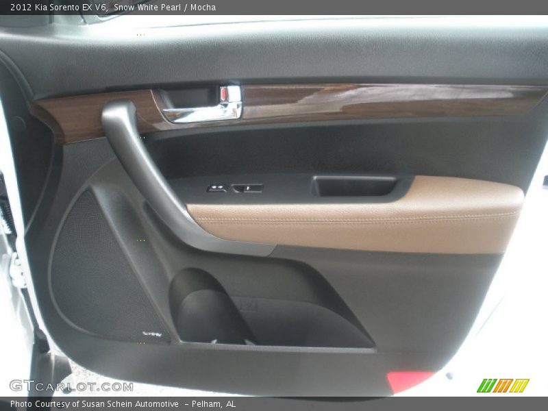 Snow White Pearl / Mocha 2012 Kia Sorento EX V6