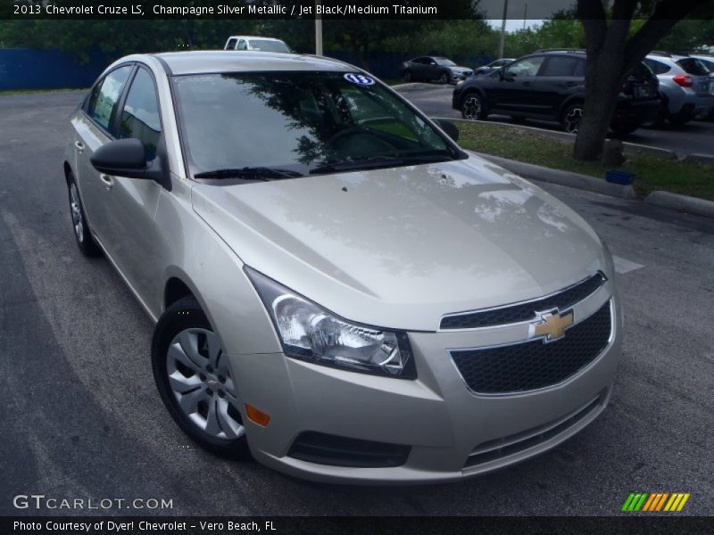 Champagne Silver Metallic / Jet Black/Medium Titanium 2013 Chevrolet Cruze LS