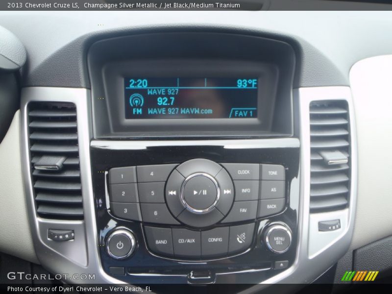 Champagne Silver Metallic / Jet Black/Medium Titanium 2013 Chevrolet Cruze LS