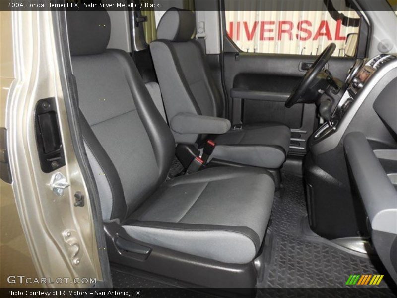 Satin Silver Metallic / Black 2004 Honda Element EX