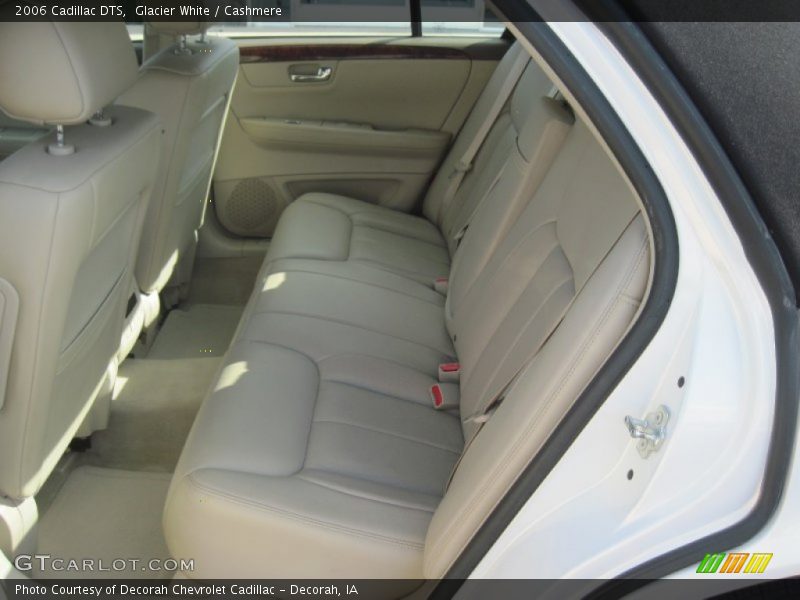 Glacier White / Cashmere 2006 Cadillac DTS