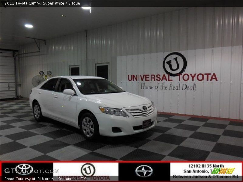 Super White / Bisque 2011 Toyota Camry