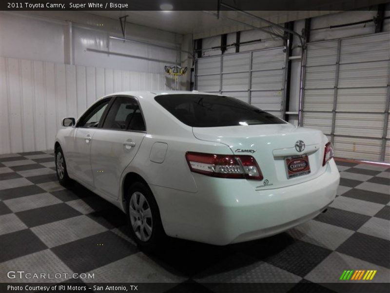 Super White / Bisque 2011 Toyota Camry