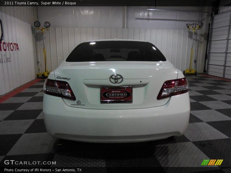 Super White / Bisque 2011 Toyota Camry
