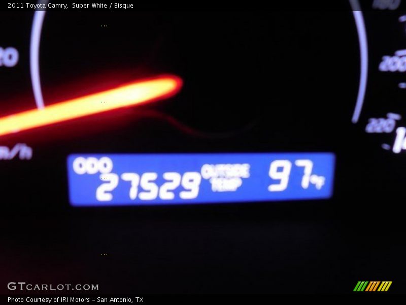 Super White / Bisque 2011 Toyota Camry