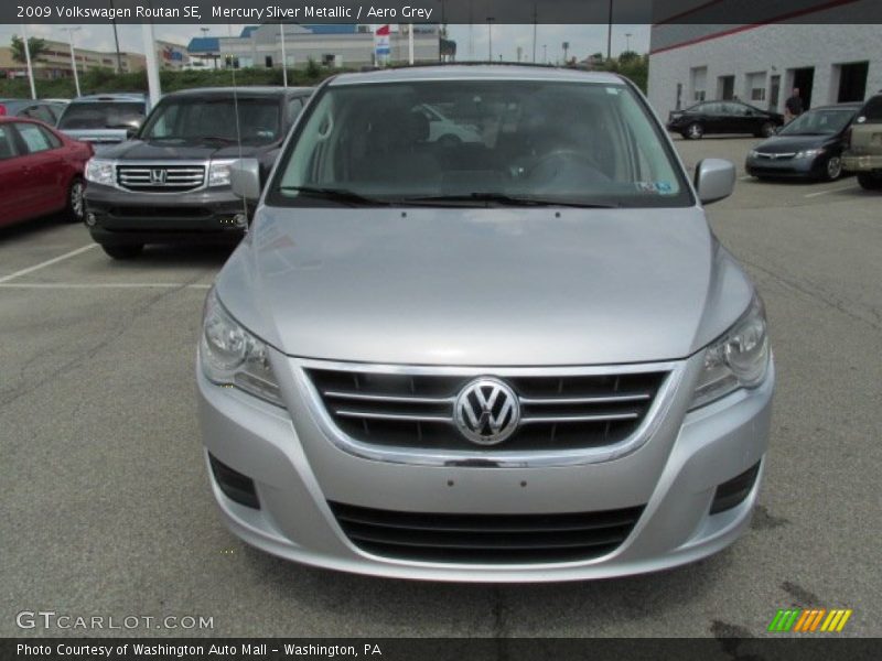 Mercury Sliver Metallic / Aero Grey 2009 Volkswagen Routan SE