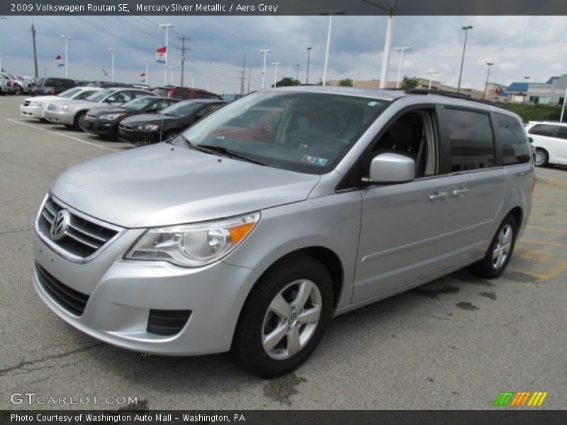 Mercury Sliver Metallic / Aero Grey 2009 Volkswagen Routan SE
