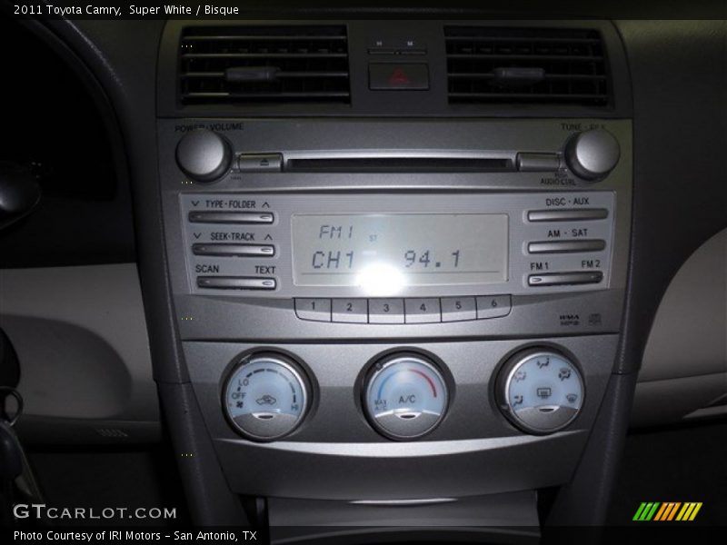 Super White / Bisque 2011 Toyota Camry