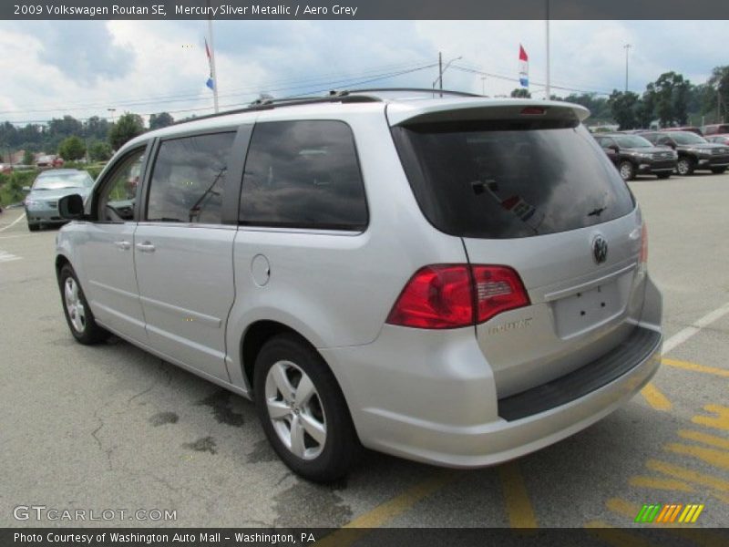 Mercury Sliver Metallic / Aero Grey 2009 Volkswagen Routan SE