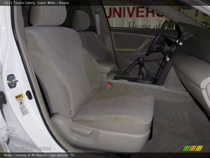 Super White / Bisque 2011 Toyota Camry