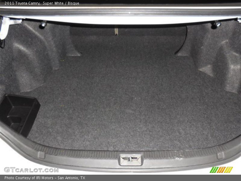Super White / Bisque 2011 Toyota Camry