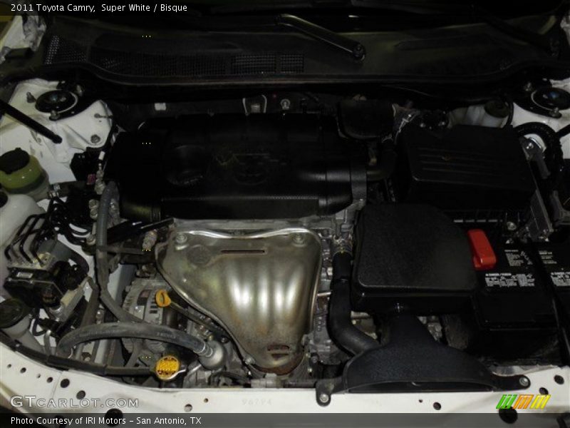 Super White / Bisque 2011 Toyota Camry