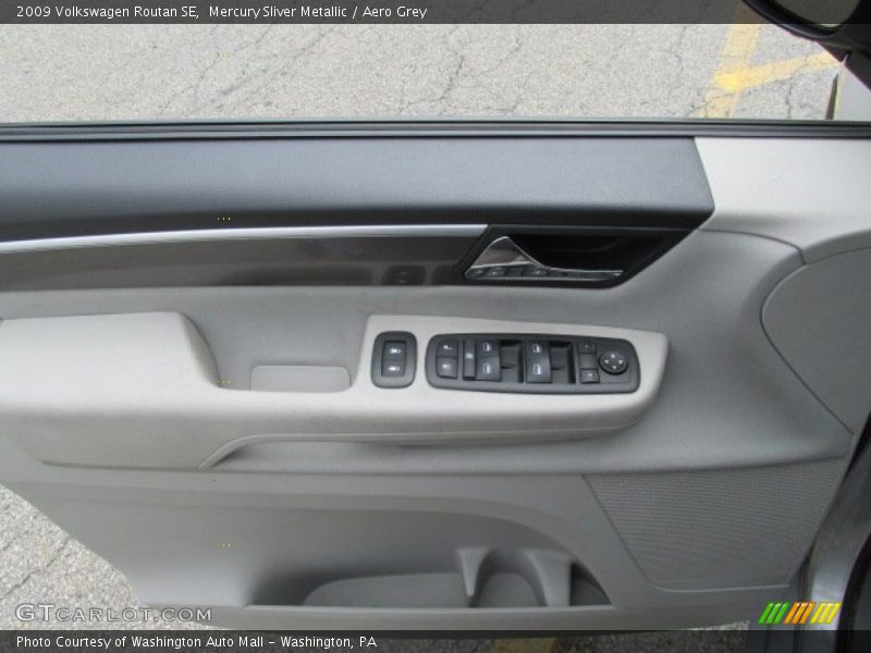 Mercury Sliver Metallic / Aero Grey 2009 Volkswagen Routan SE